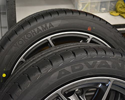 YOKOHAMA ADVAN Sport V105 mis à l'essai par Mathieu St-Pierre - Le Guide de l'auto